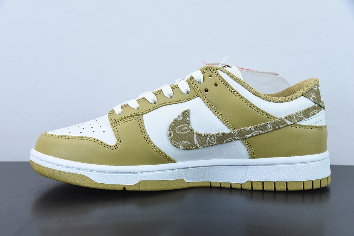 213571660980791_2-1 Nike SB Dunk Low Barley Paisley close-up detail
