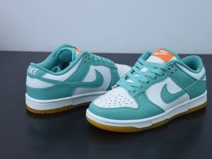 Nike Dunk Low White Turquoise (W) close-up detail