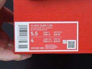 Nike Dunk Low White Turquoise (W) detail view