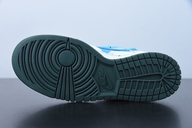 261951653241161_10-1 NK SB Dunk Low outfit style