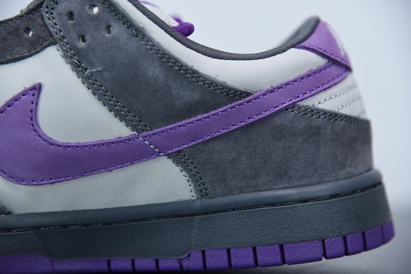 279761604041768_7-1 Nike Dunk SB Low Purple Pigeon close-up detail