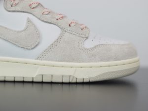 Nike SB Dunk High Pro Grey white front view