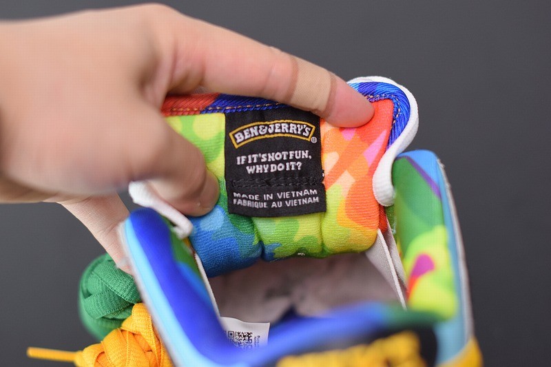 315431598086266_9-1 Nike SB Dunk Low Ben Jerrys Chunky Dunky close-up detail