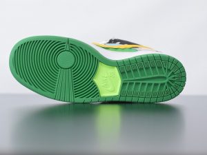 Nike SB Dunk Low Ben Jerrys Chunky Dunky side view
