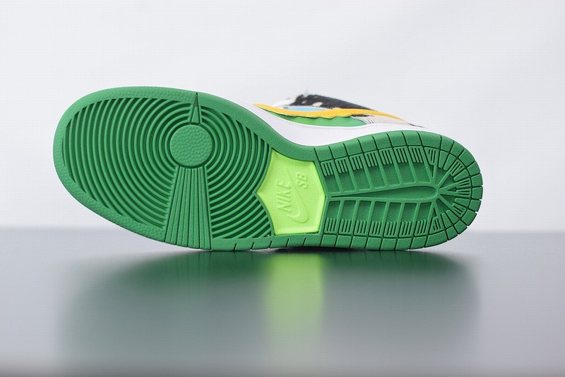 316131598086266_23-1 Nike SB Dunk Low Ben Jerrys Chunky Dunky side view