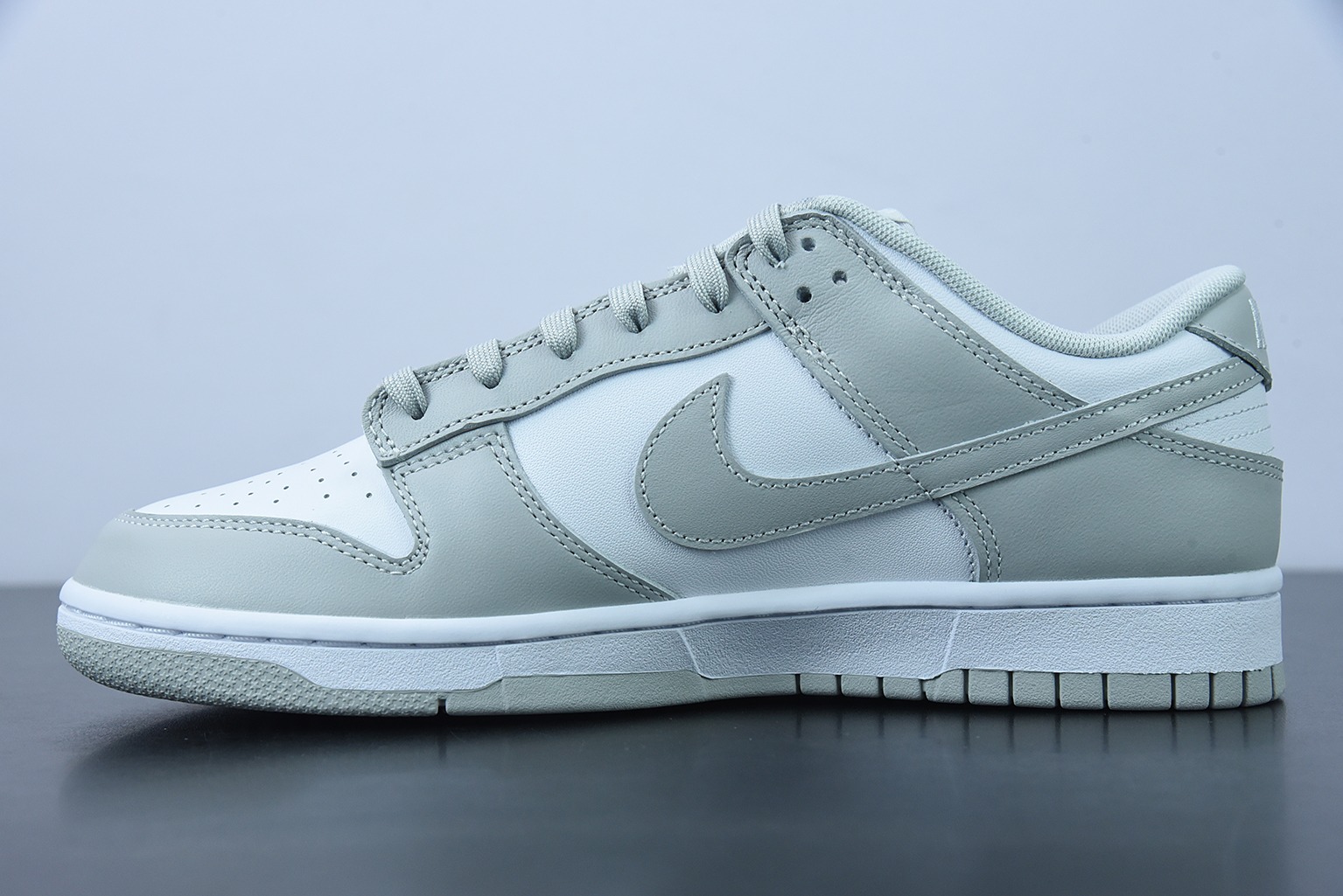 o_1fuo4fesda3uapg1m9ht7ino3m7 Nike Dunk SB Low Photon Dust outfit style