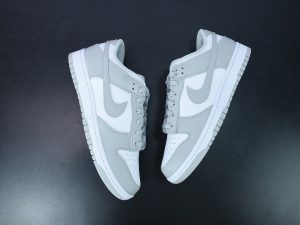 Nike Dunk SB Low Photon Dust front view