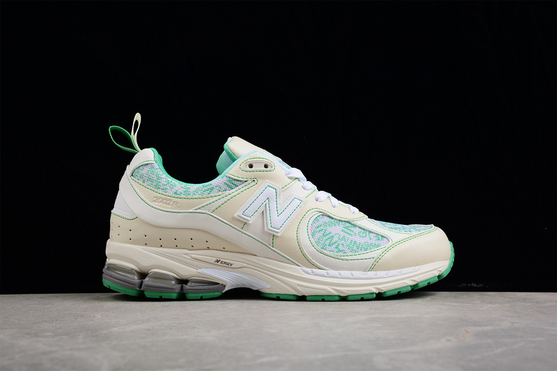 4a7edc1f New Balance 2002R Turtledove Island Green detail view