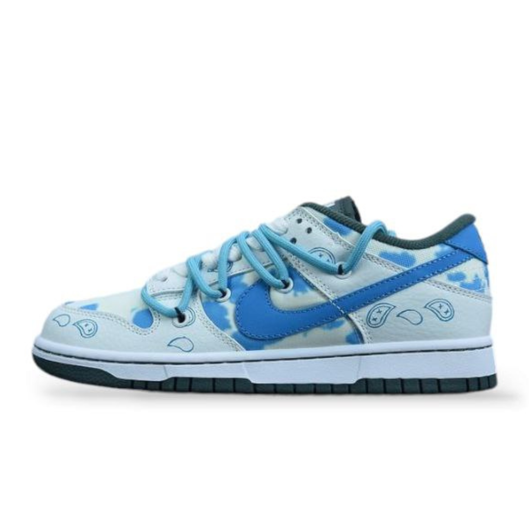 7_20240714_121245_0006 NK SB Dunk Low side view