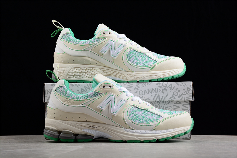 e1e5ffe4 New Balance 2002R Turtledove Island Green front view