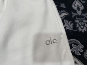 Alo Set White detail view