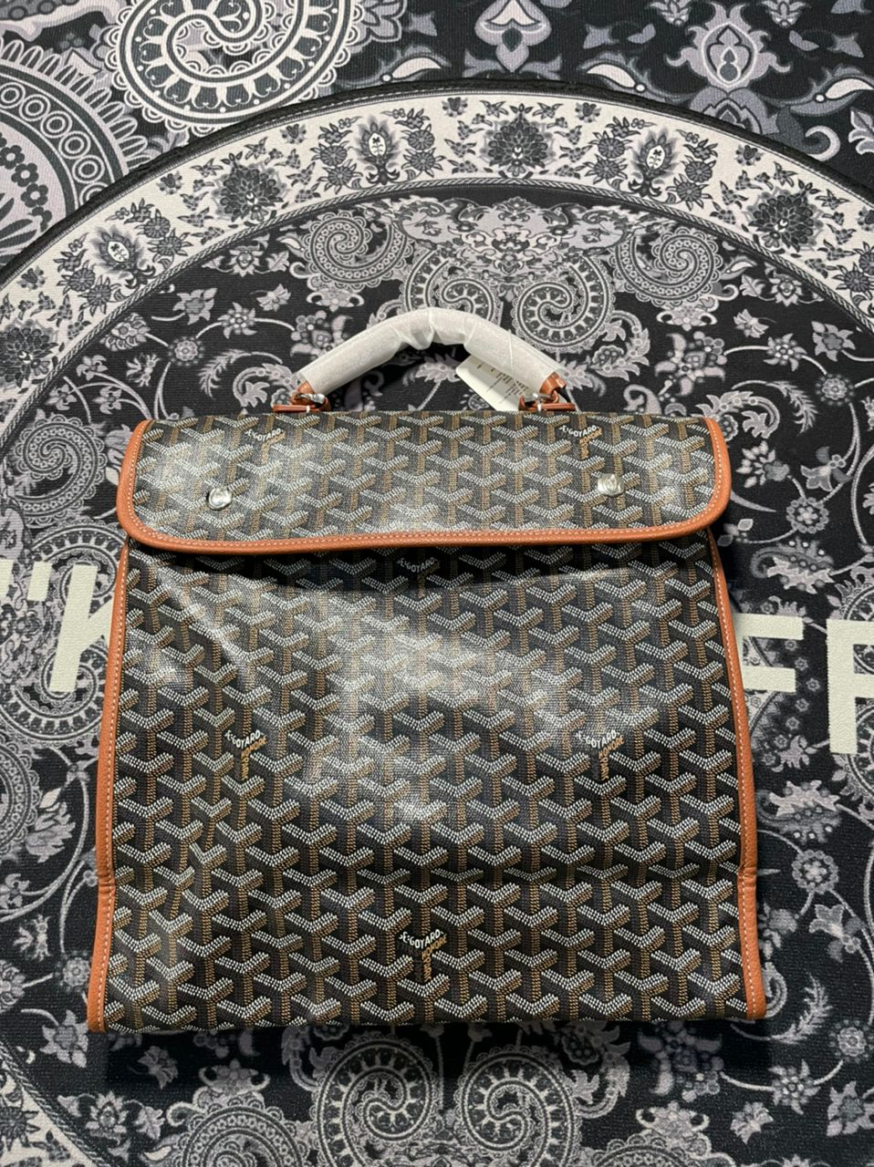 028f8a2276e742e55df820db0a403274 Bags Model 01 side view