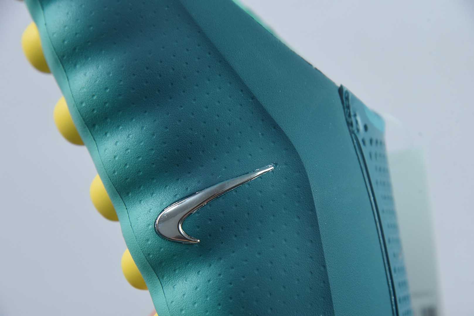 DSC_7521 Nike Mind 001 SlideGeode Teal Light Menta detail view