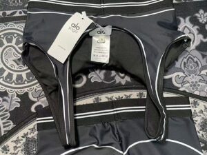 Alo Set Black detail view