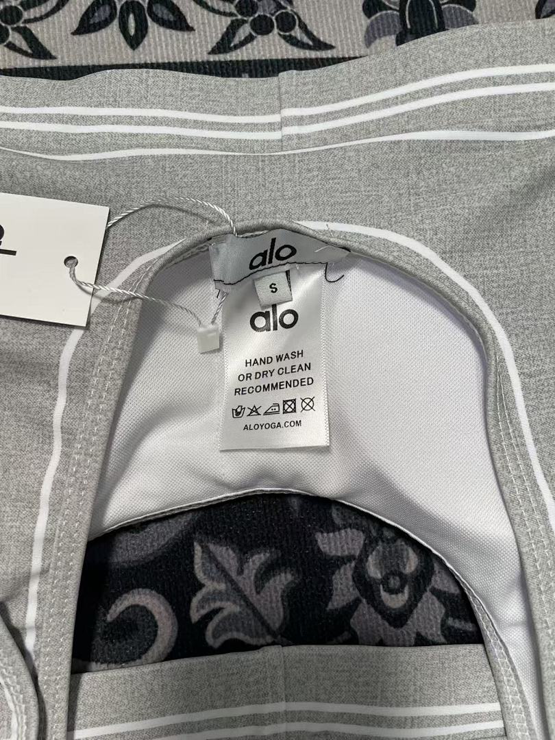 alo-set-grey-03.jpg Alo Set Grey outfit style
