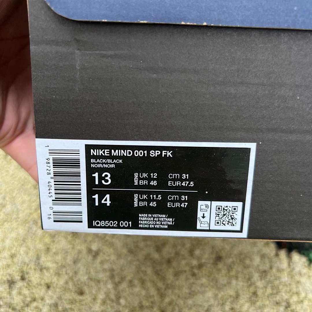 image_0 Nike Mind 001 SlideFragment Black front view