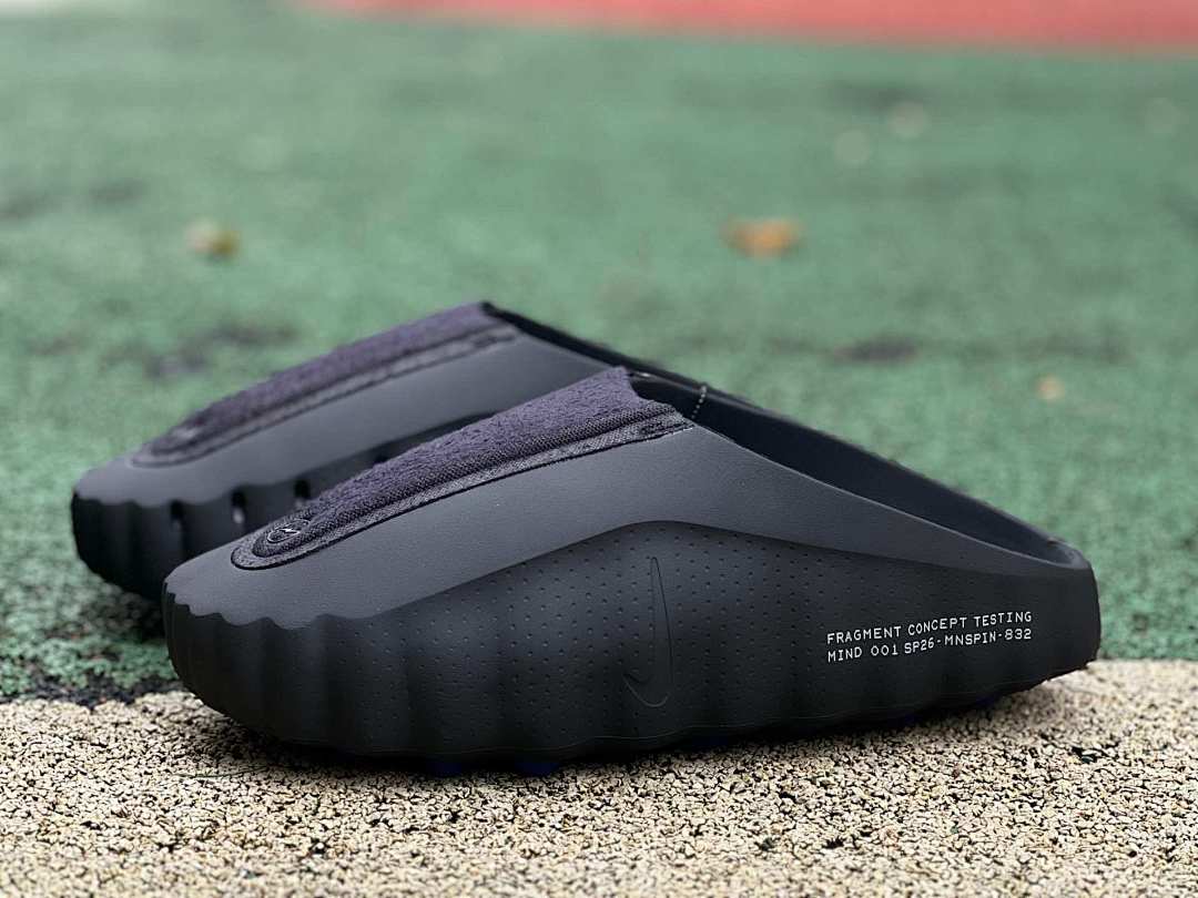 image_9 Nike Mind 001 SlideFragment Black side view